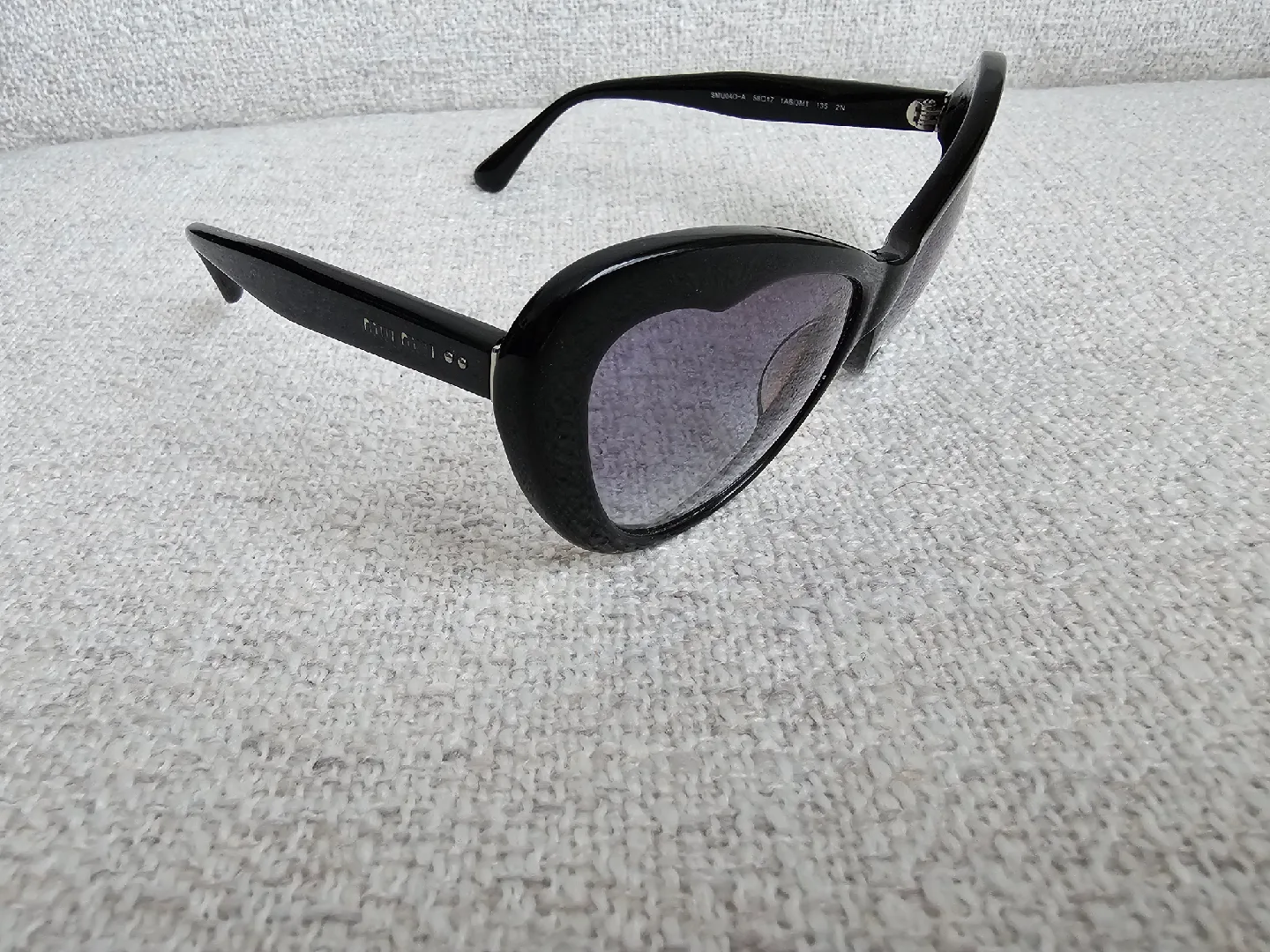 Miu Miu Cat Eye Sunglasses - Black image indicator(3)