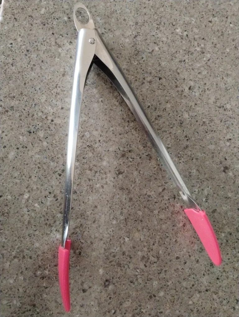 Kitchen Tongs with Pink Silicone Grip image indicator(2)