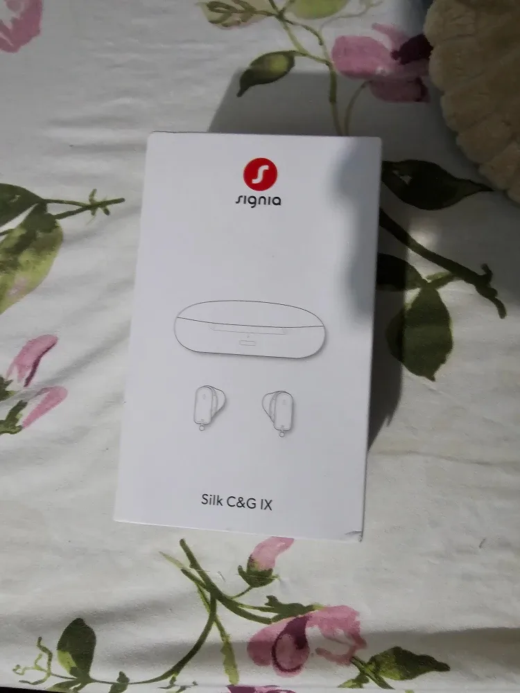 Signia Silk C&G IX Hearing Aids - Like New!