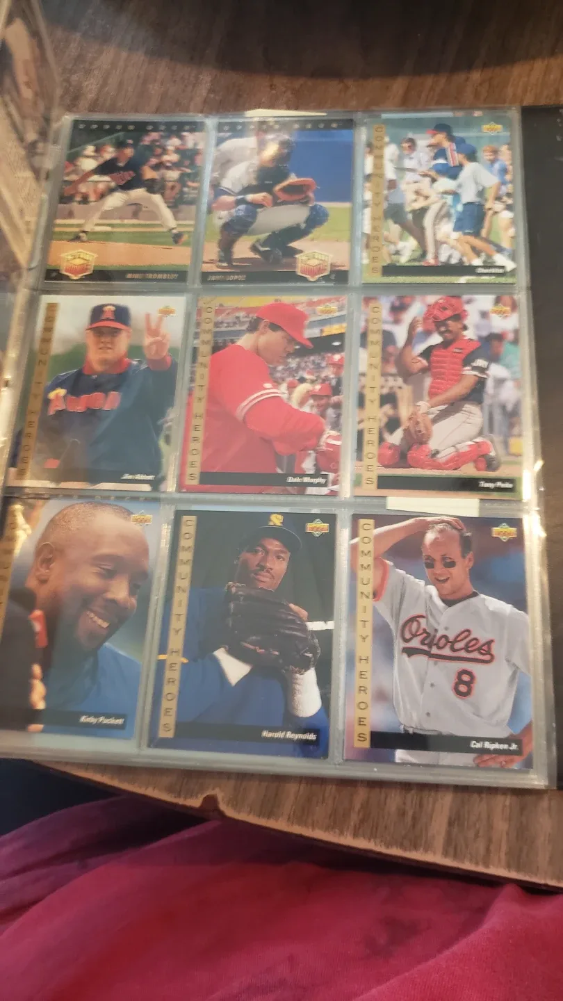 Baseball Collectors Trading Cards Binder image indicator(2)