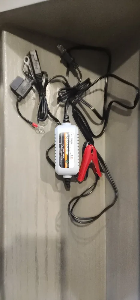 Motopower Junior Automatic Battery Charger/Maintainer