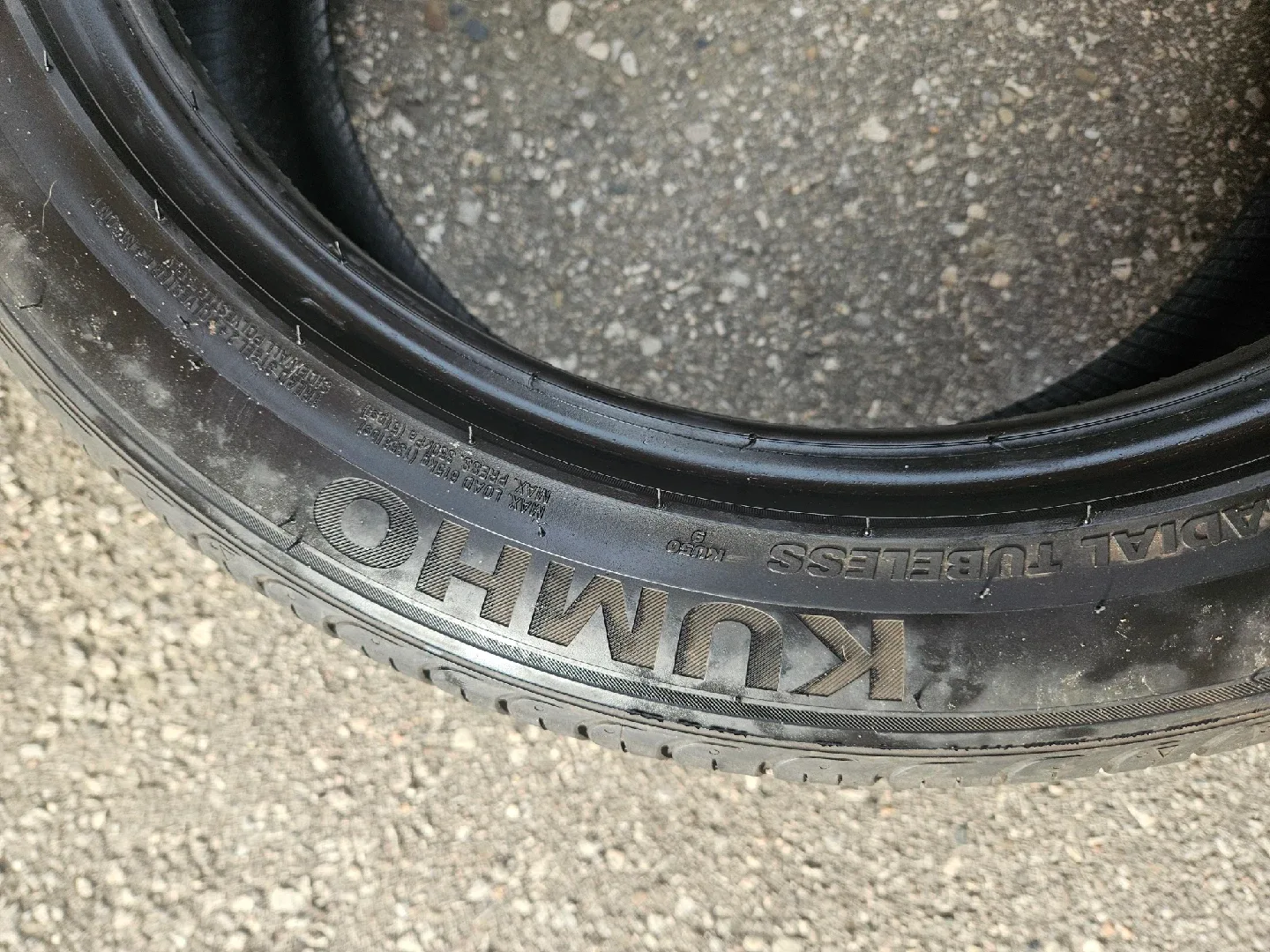 Kumho Majesty Solus Tire 225/45R17 91W (1) image indicator(5)