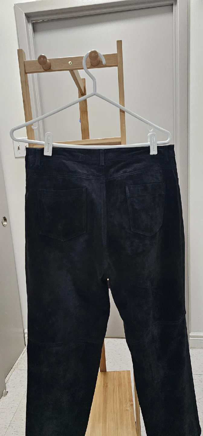 Danier Black Suede Pants - Size 10 - photo 5