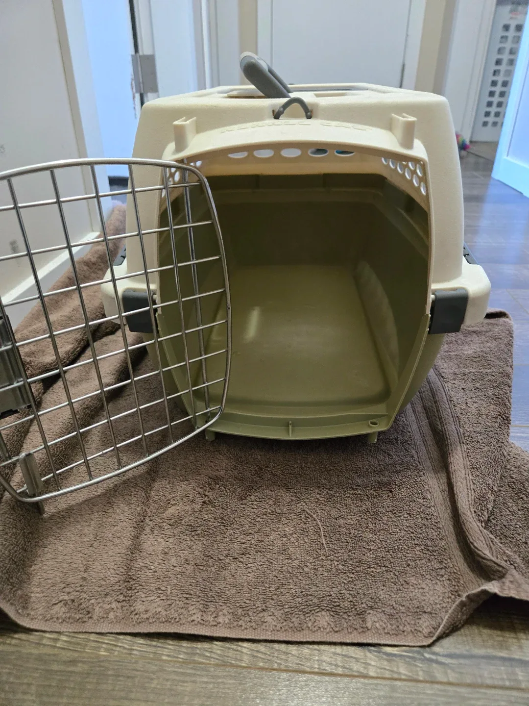 Petmate Kennel Cab Pet Carrier image indicator(3)