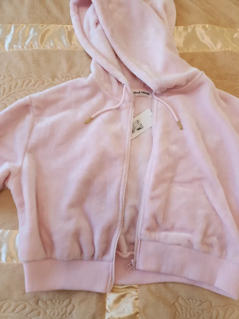 Weekend Edition Pink Fuzzy Hoodie - Size XL image indicator(2)