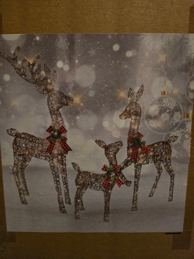 HOYECHI 3-Piece Lighted Christmas Deer Set image indicator(2)