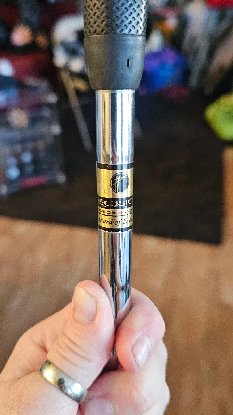 Radius Precision II Putter with Winn Grip image indicator(2)