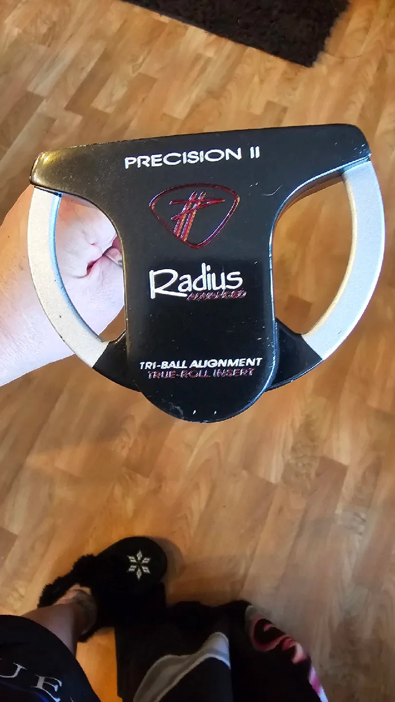 Radius Precision II Putter with Winn Grip image indicator(3)