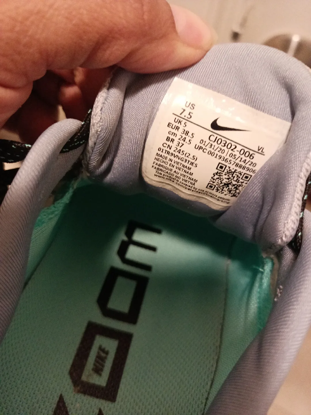 Nike Zoom Running Shoes - Size US 7.5 image indicator(3)