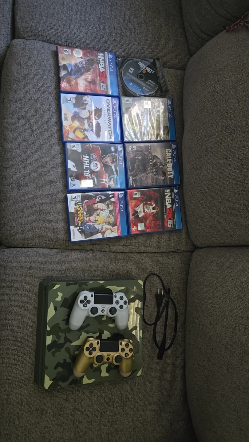PlayStation 4 Slim Camouflage Edition