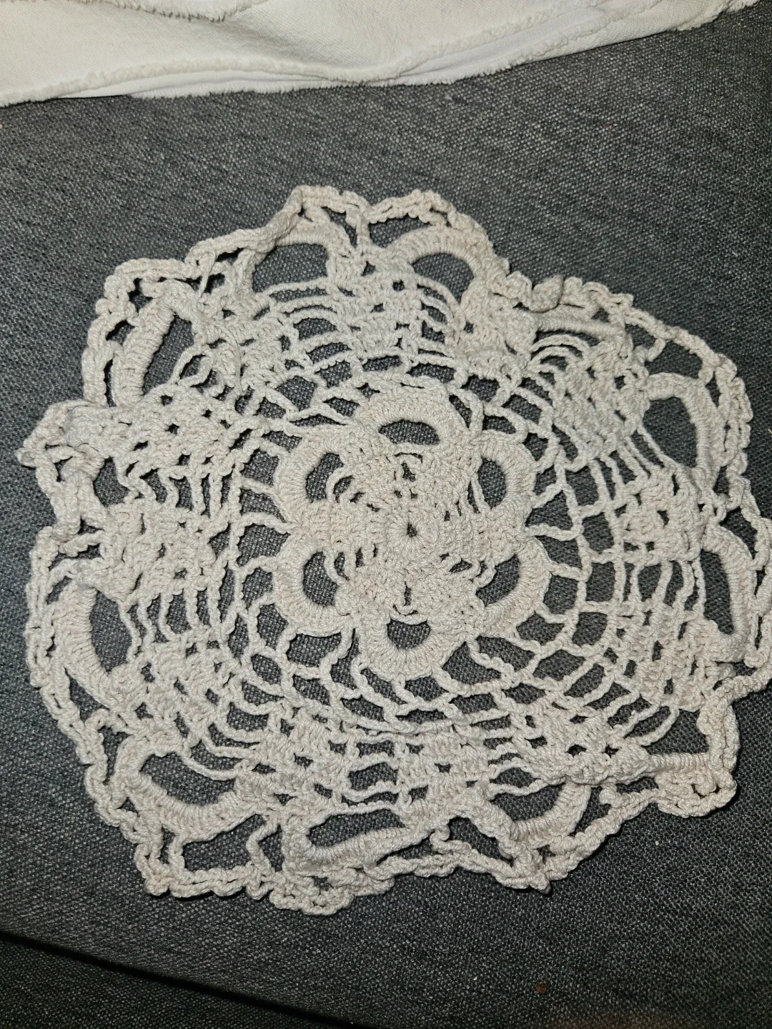 Floral Accent Matt's, bear, and dollies image indicator(7)