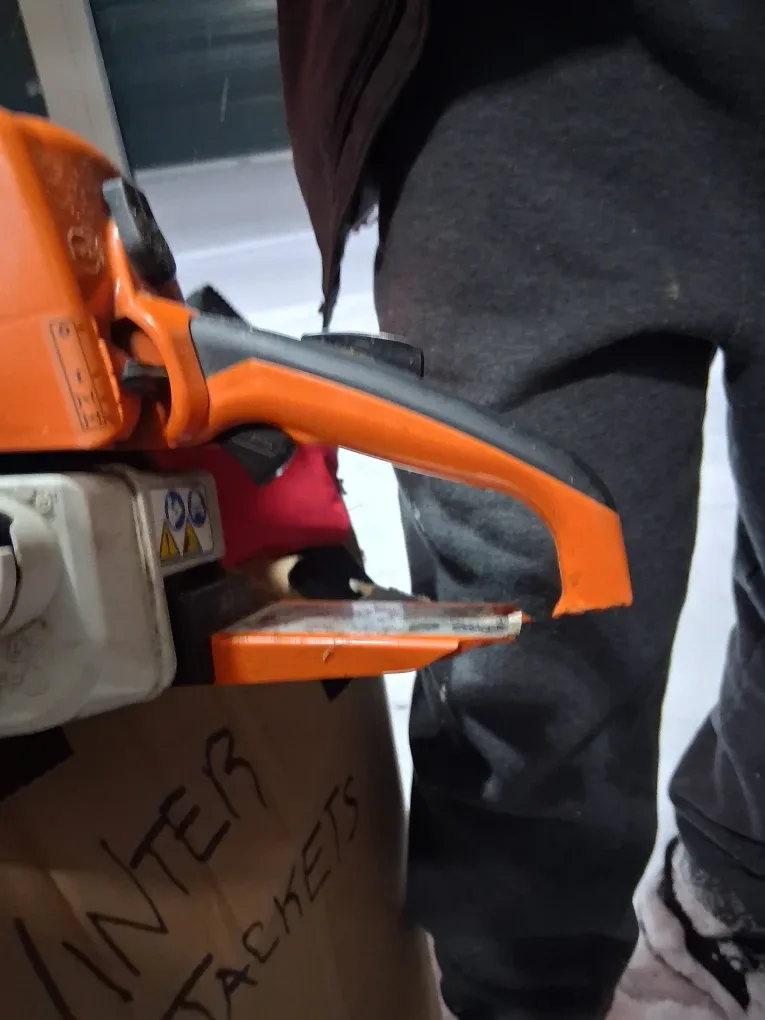 Stihl MS 250 Chainsaw image indicator(3)