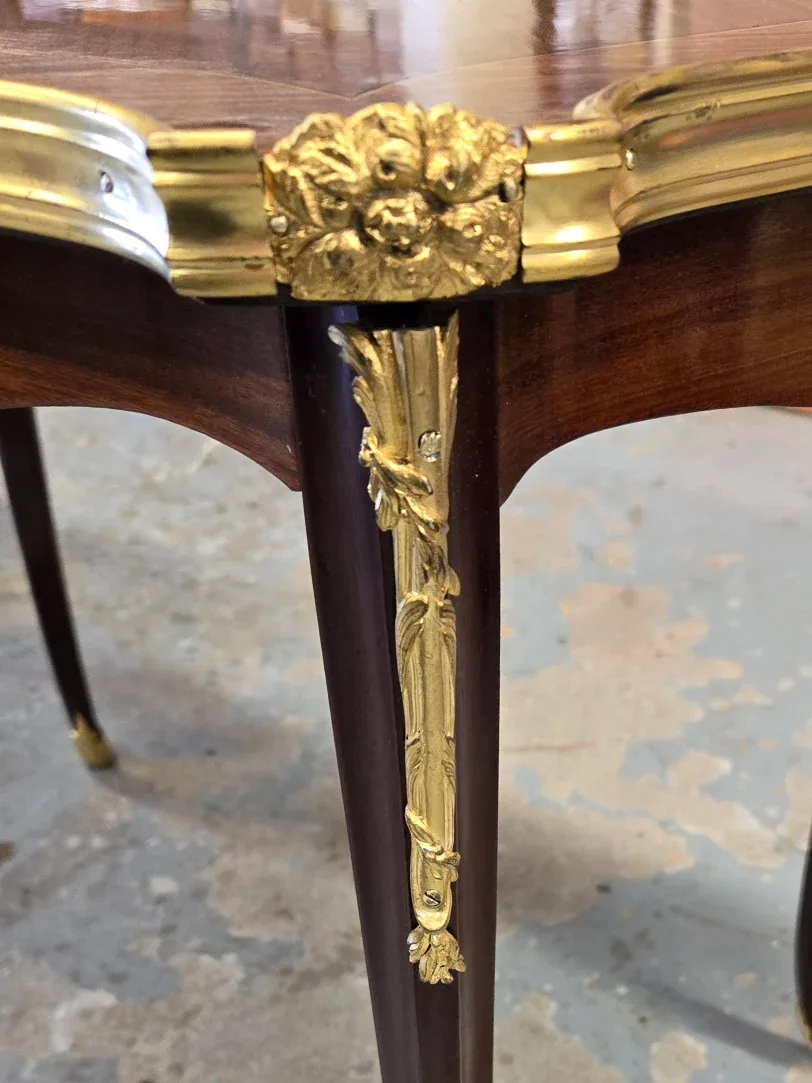 Antique Style Wood Accent Table image indicator(5)