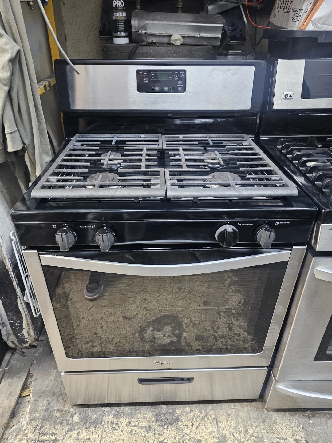 Whirlpool 30in SS gas stove  DELIVERY INSTALL WARRANTY