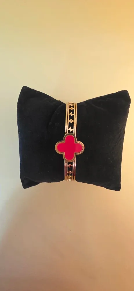 Clover Bangle Bracelet - Gold & Red image indicator(3)