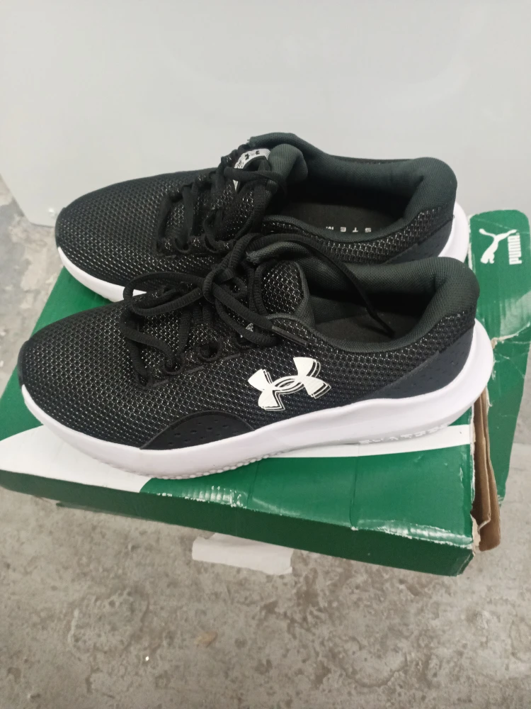 Under Armour Surge 3 Black Running Shoes - Size 8.5 - photo 4