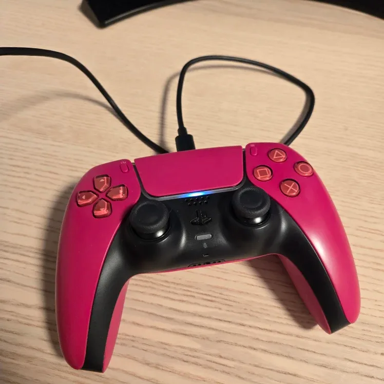 PS5 slim. (no scam). CLEAN. Controller. Playstation 5. Digital image indicator(2)