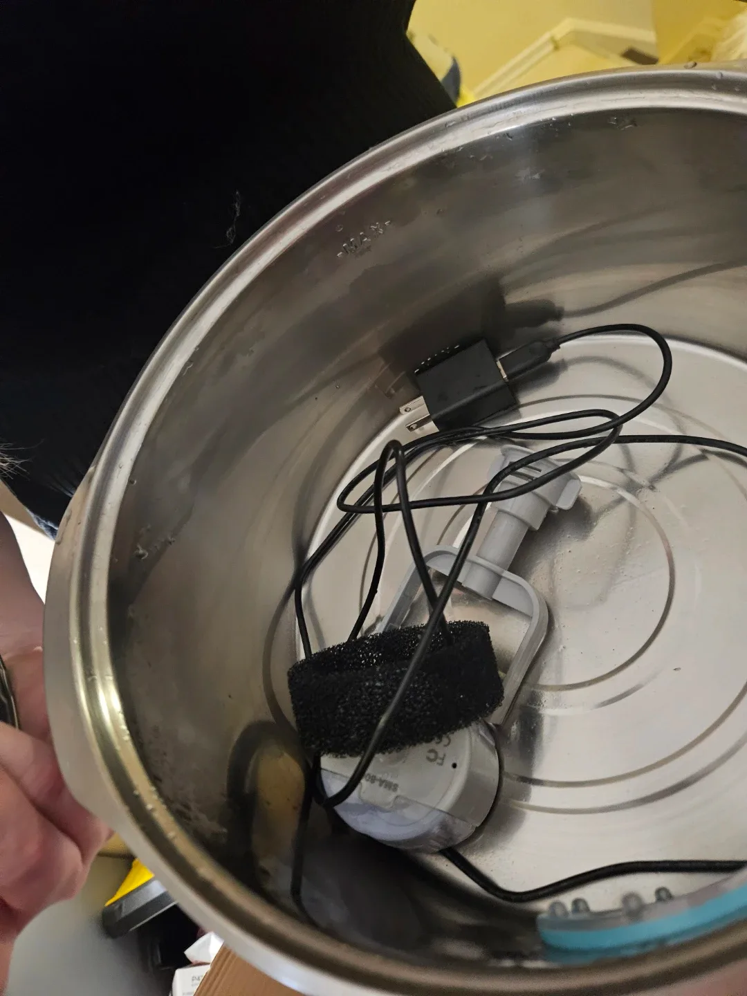 FOFNON Stainless Steel Pet Water Fountain 7.0L image indicator(5)