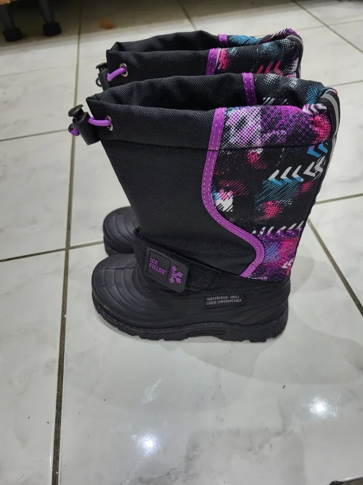 Ice Fields Kids Winter Boots sizes 11 and 12 available