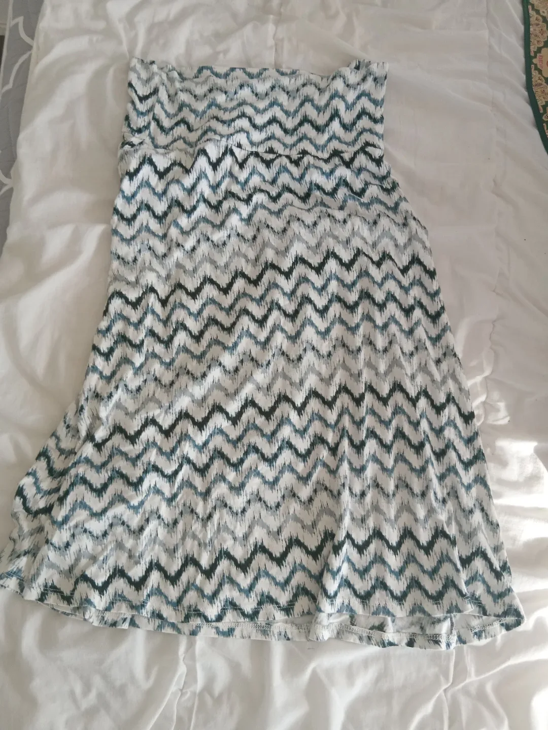 Loveappella Skirt - White & Blue Pattern