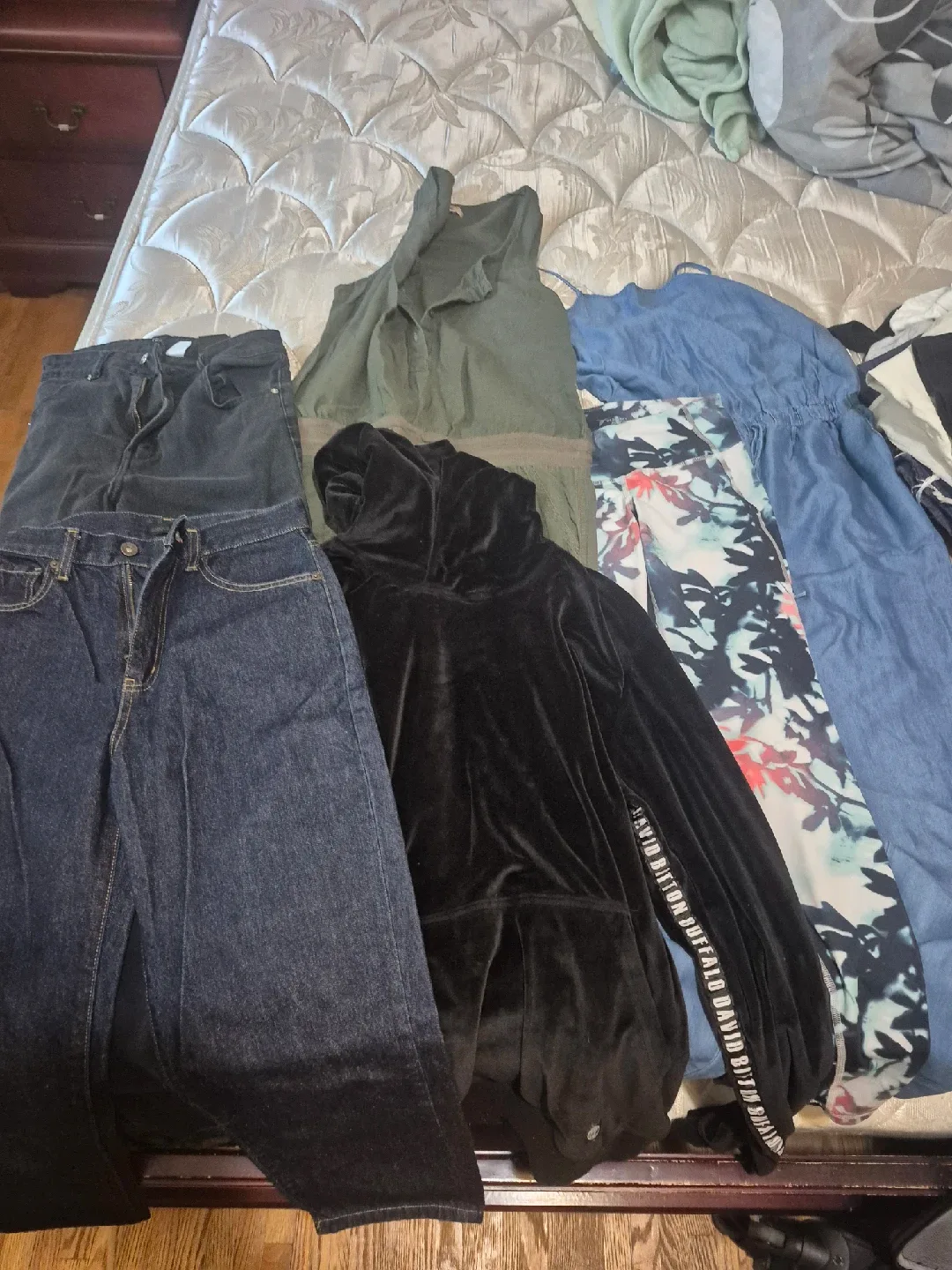 Mixed Clothing Lot - Various Brands & Styles thumbnail