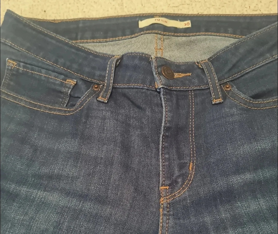 Levi's 712 Slim Jeans - W30 L32 image indicator(2)