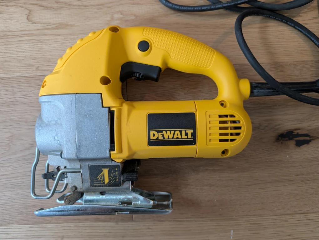 DeWalt Jigsaw with Bosch Blades - photo 2