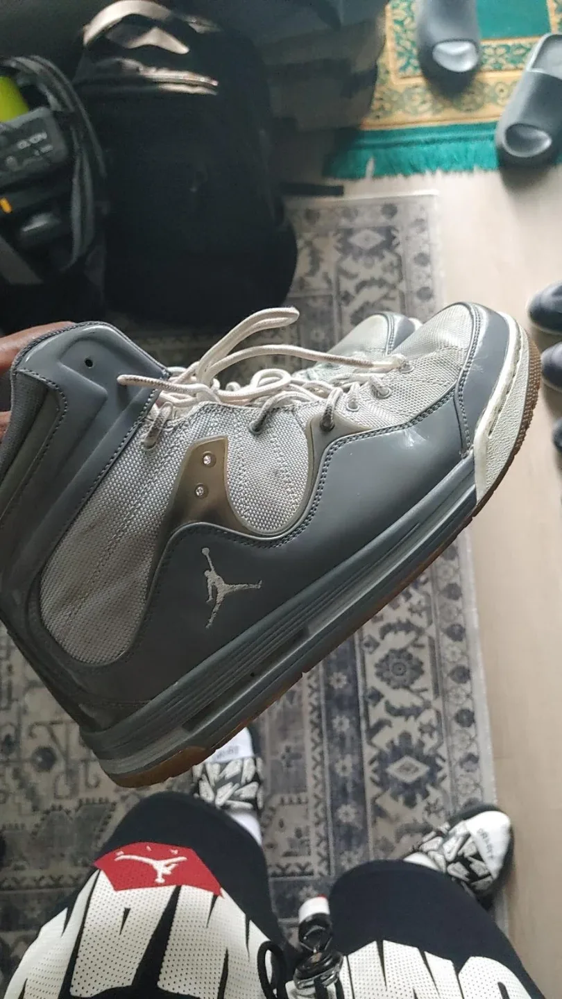 Size 10 jordans thumbnail