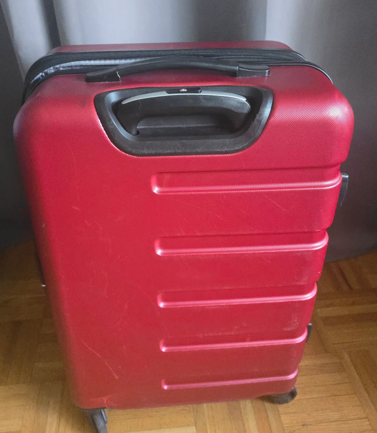 Swiss Gear Luggage Set - Red image indicator(2)