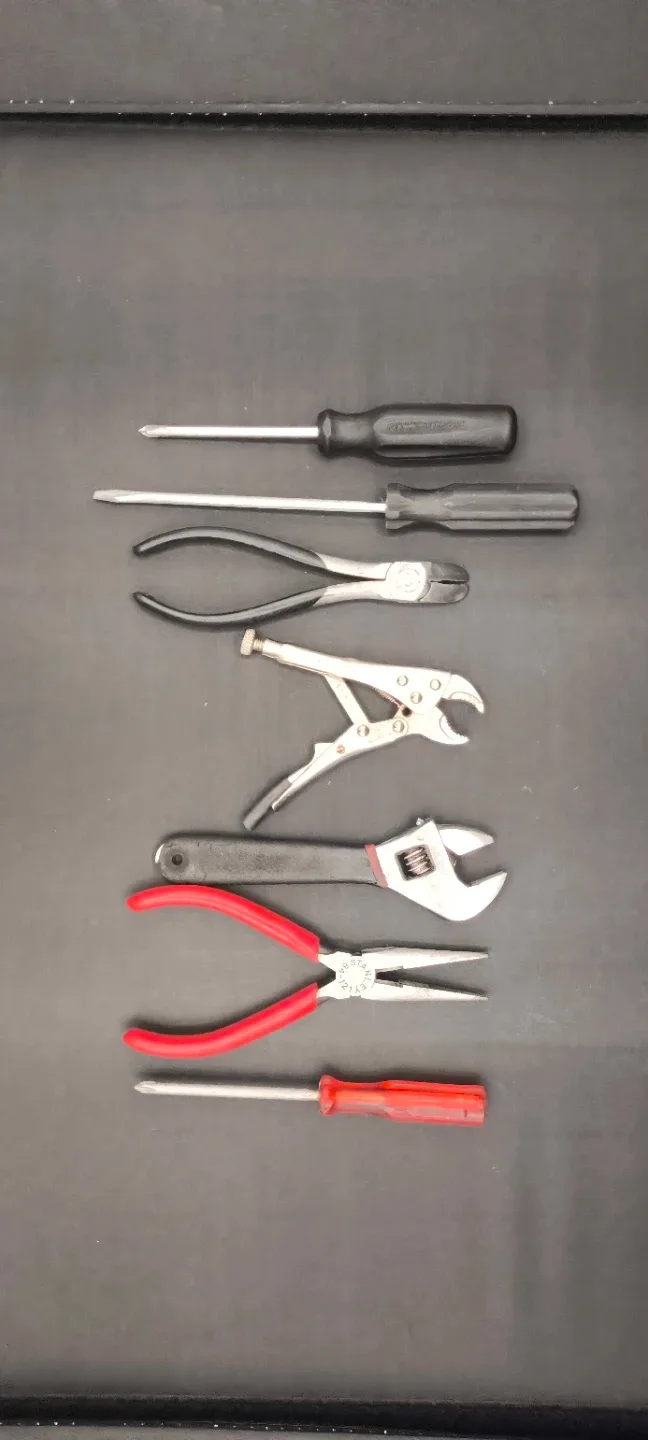 Mixed Lot of Hand Tools image indicator(2)