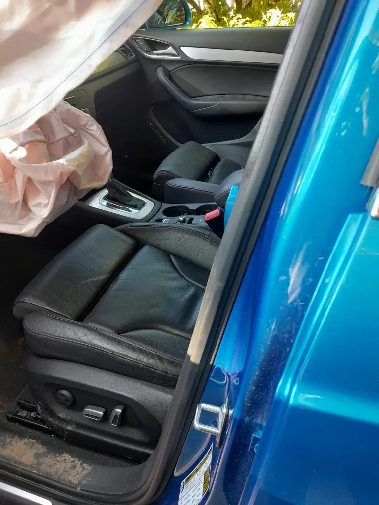 Damaged Blue Audi Q3 SUV - Parts or Repair image indicator(5)