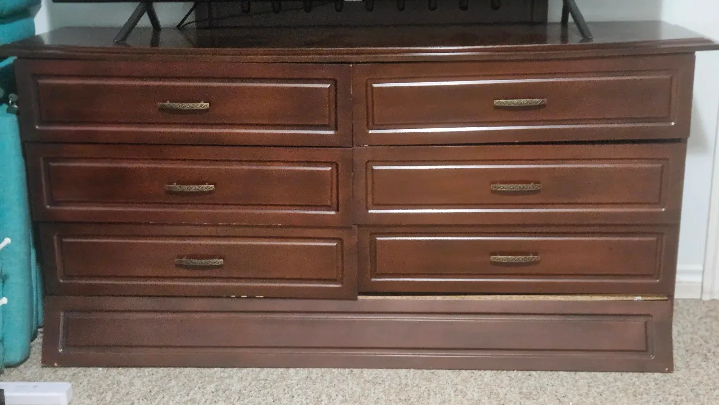 Wooden Bedroom Set - bed, nightstands & Dresser image indicator(4)