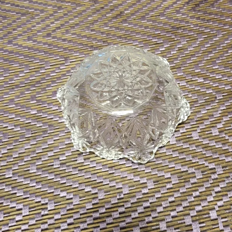Vintage Clear Glass Bowl image indicator(2)