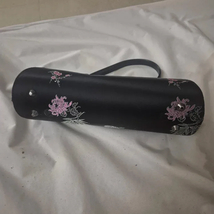 Floral Embroidered Clutch Purse image indicator(4)