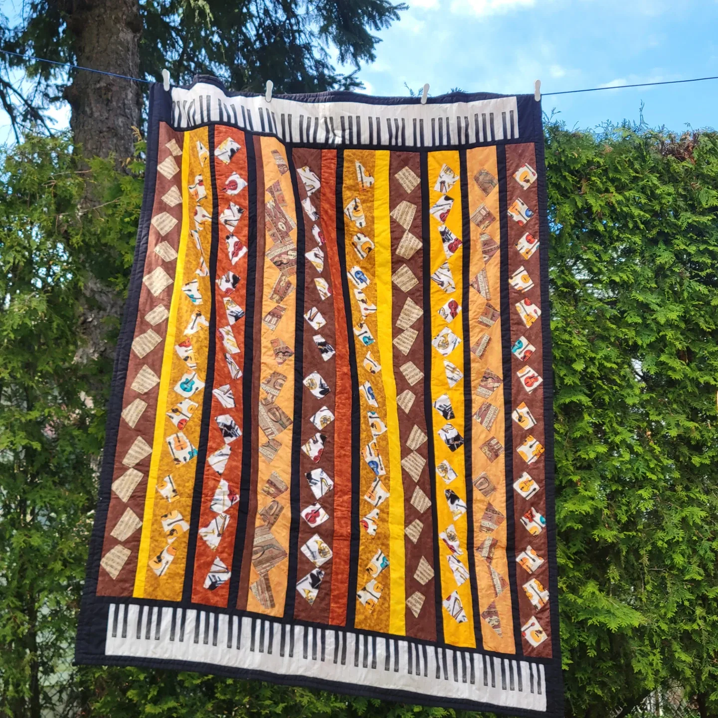 Handmade Quilted Blanket with Musical Instrument Design image indicator(10)