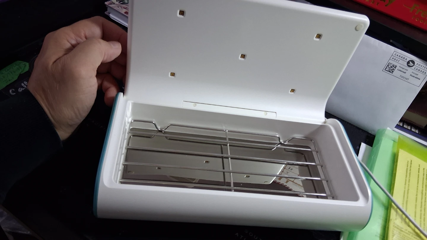 Wireless Fast Charging UV sanitization Box - photo 4