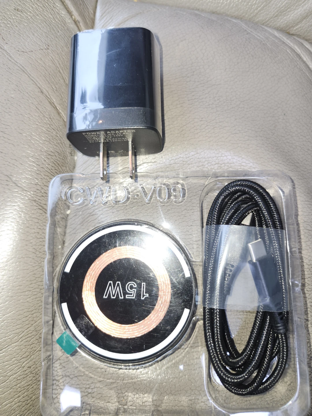 15W Magnetic Wireless Charger - New in Box! 🥕