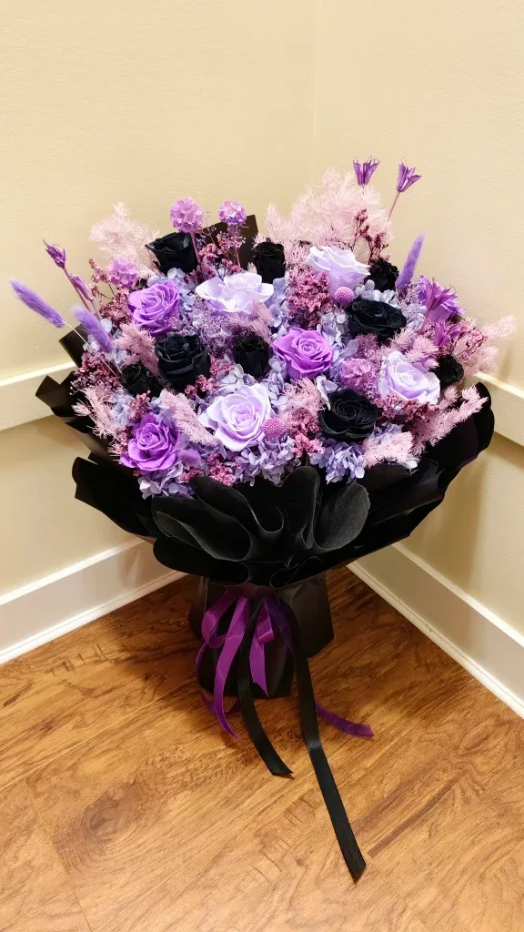 Beautiful preserved roses bouquet image indicator(3)