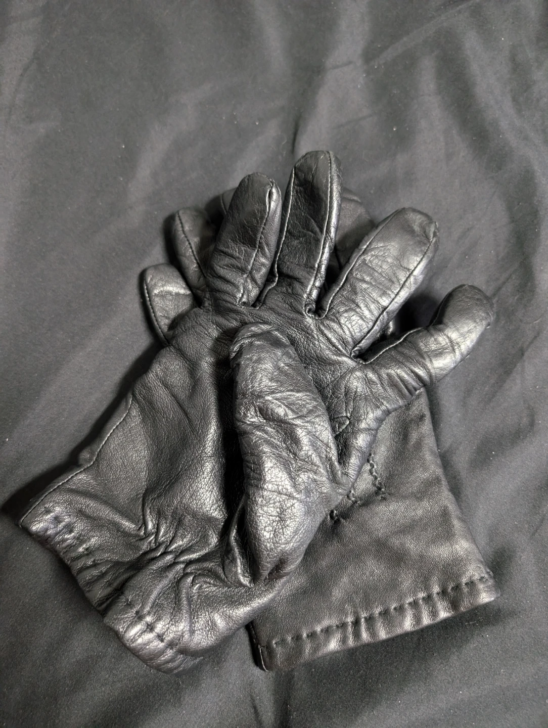 Hugo Boss Black Leather Gloves - photo 4