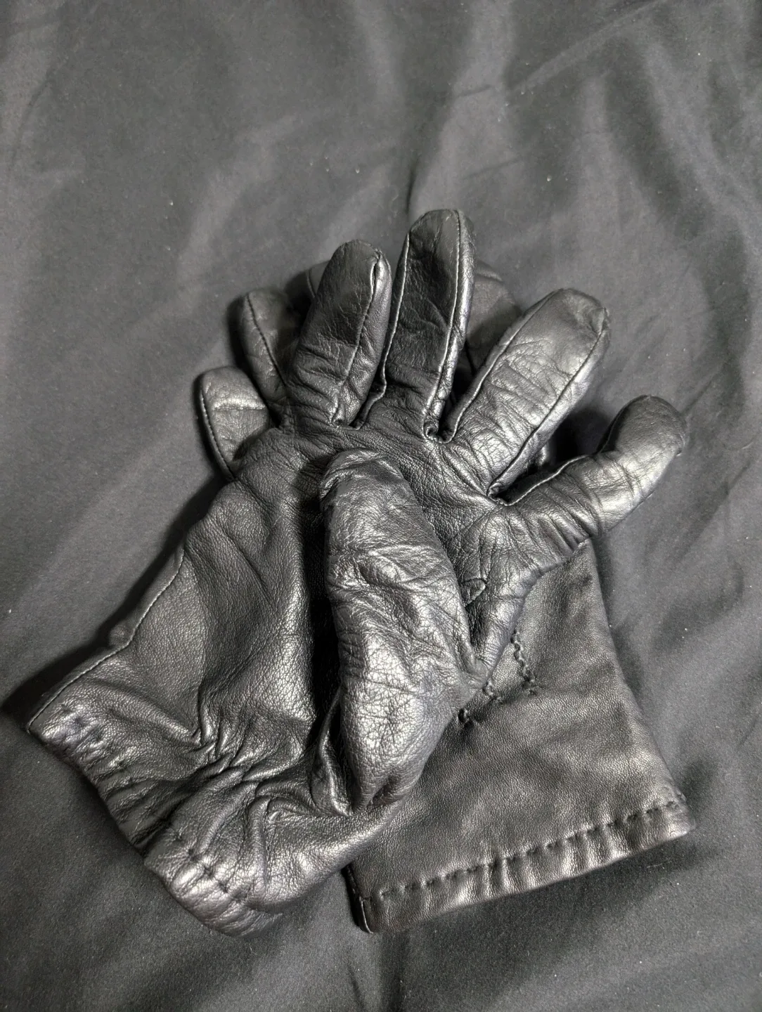 Hugo Boss Black Leather Gloves image indicator(4)