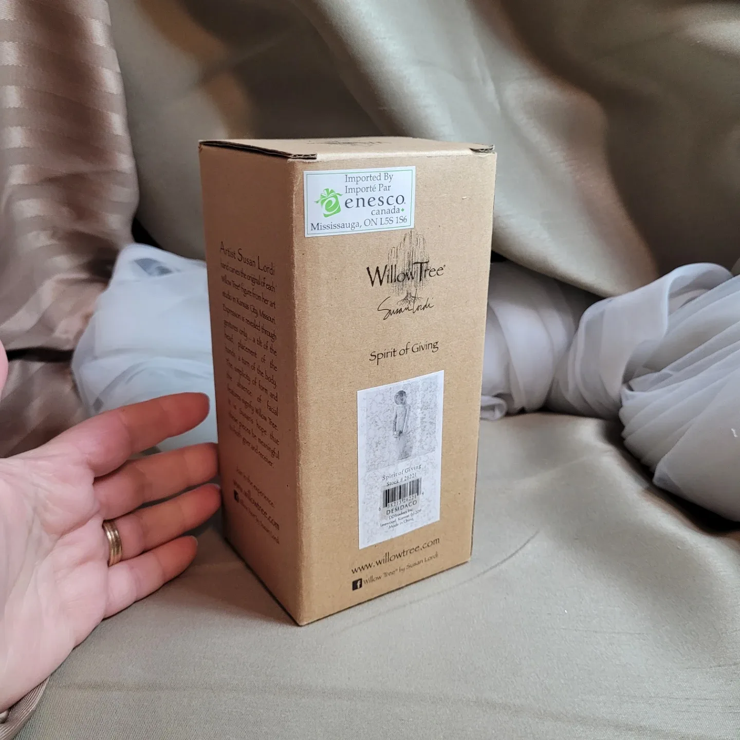 5 1/2" Willow Tree “Spirit of Giving“ Figurine Demdaco 2008 image indicator(10)