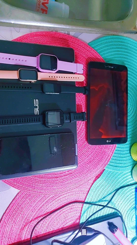 Assorted Smartwatches, ASUS Chromebook & Samsung Phone image indicator(2)