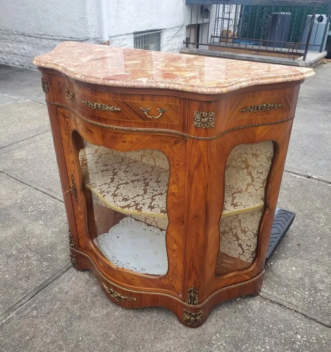 Beautiful italian marble top cabinet image indicator(2)