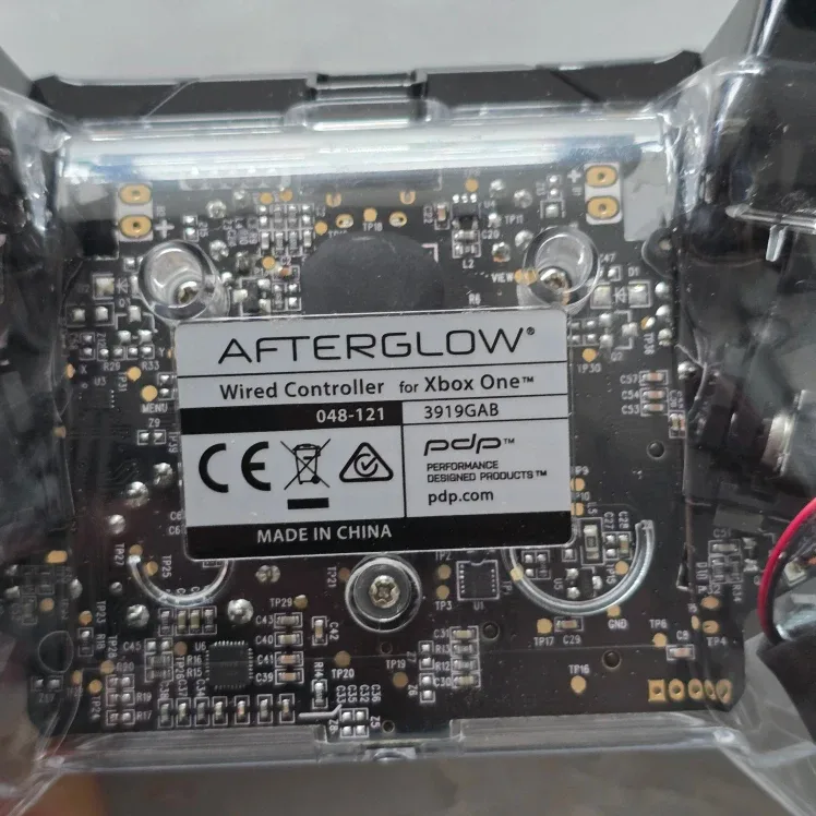 x2 Wired Controllers for Xbox One image indicator(5)