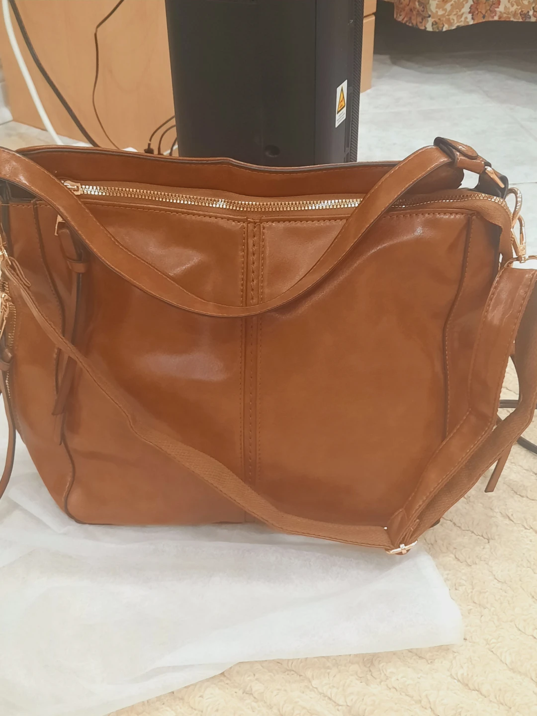 NEW Assorted Ladies' Handbags - photo 4