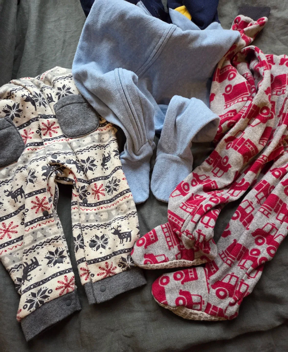 3 warm sleepers / pajamas 18 months to 2T image indicator(3)