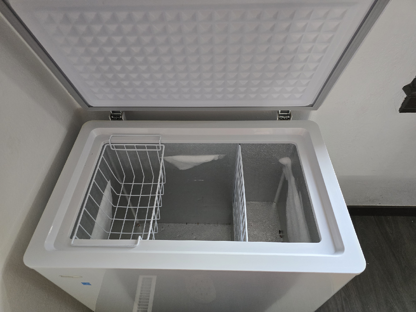 White Chest Freezer - photo 2