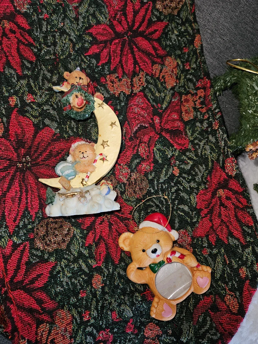 Christmas ornaments and decor image indicator(2)