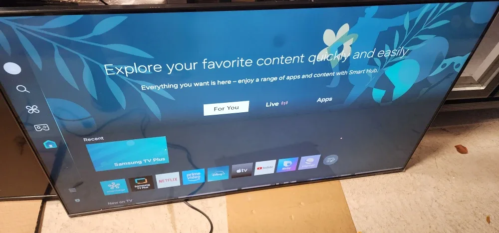 NOT NEGOTIABLE! 2024 CRYSTAL UHD TV SMART TV $320