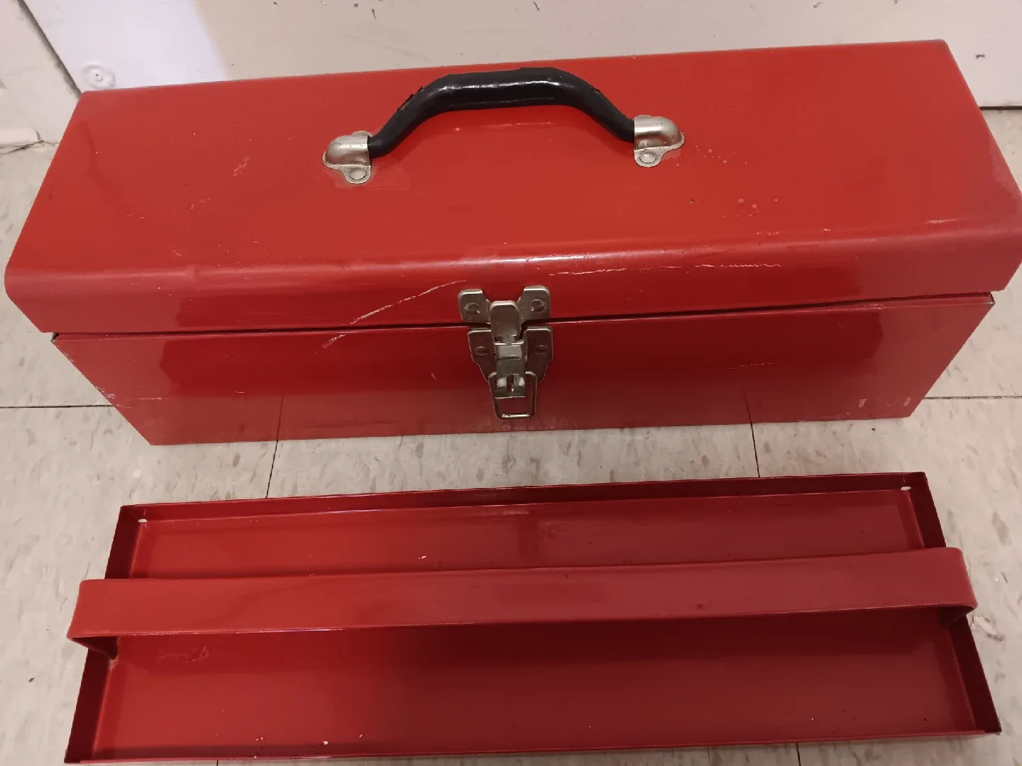 Red Metal Toolbox 15 inches image indicator(2)